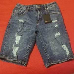 ASOS DESING Denim Shorts in slim dark wash blue
